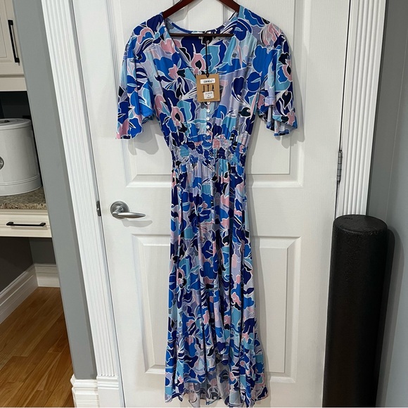 Able the Label blue floral v neck elastic waist loose and flowy size small - Picture 3 of 9